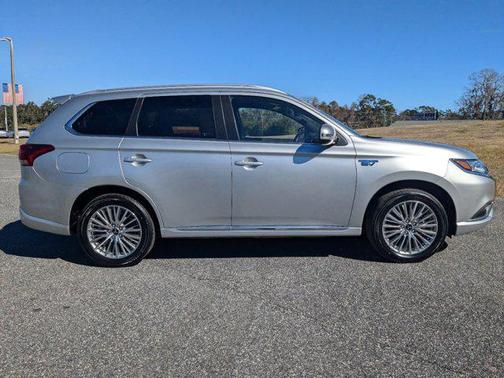 2022 Mitsubishi Outlander PHEV SEL