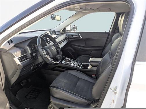 2022 Mitsubishi Outlander SE