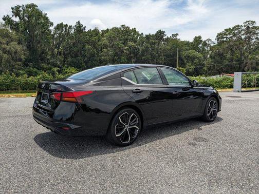 2023 Nissan Altima SR FWD