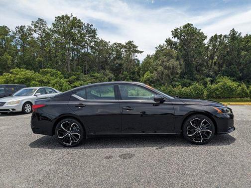 2023 Nissan Altima SR FWD