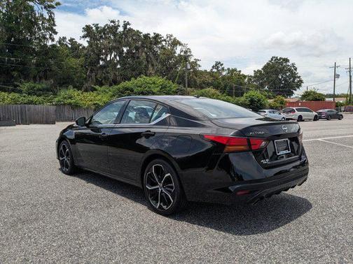 2023 Nissan Altima SR FWD