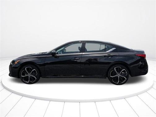 2023 Nissan Altima SR FWD