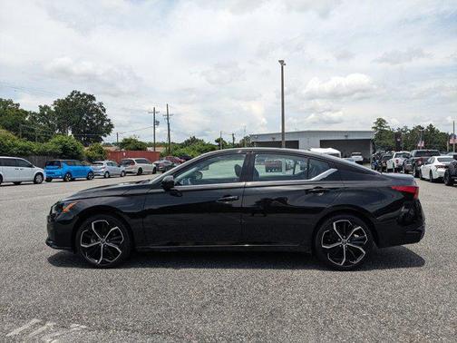 2023 Nissan Altima SR FWD