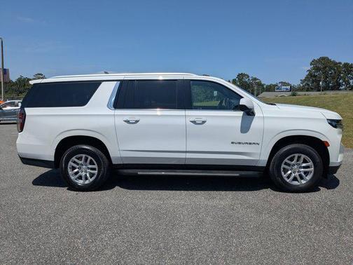 2023 Chevrolet Suburban LT