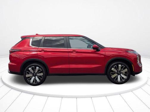 Red Diamond 2026 Mitsubishi Outlander SE 2.5 2WD