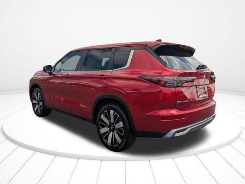 Red Diamond 2026 Mitsubishi Outlander SE 2.5 2WD