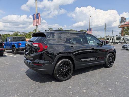 Ebony Twilight Metallic 2022 GMC Terrain SLT