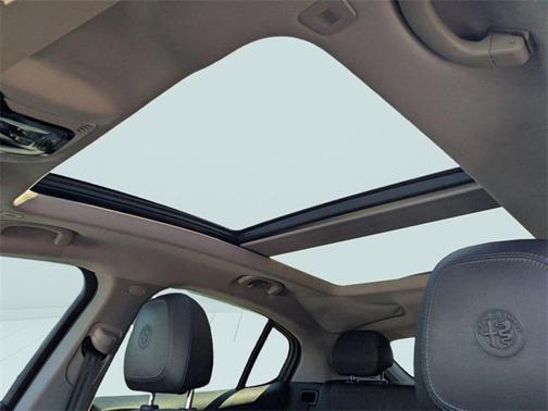 2019 Alfa Romeo Stelvio Sport