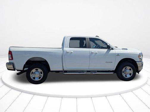 2022 RAM 2500 Big Horn Crew Cab 4x4 6'4' Box