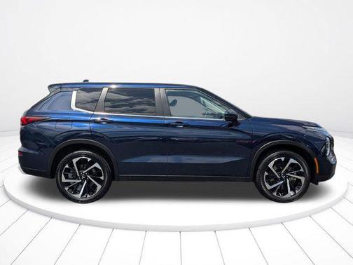 Cosmic Blue Metallic 2024 Mitsubishi Outlander SE 2.5 S-AWC
