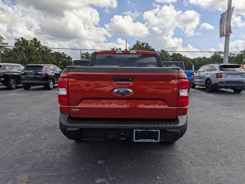 Hot Pepper Red Metallic Tinted Clearcoat 2023 Ford Maverick Lariat