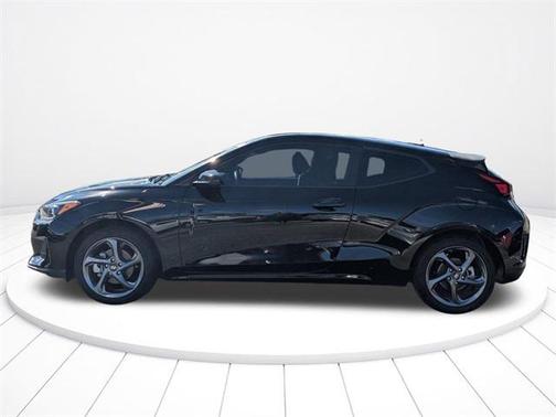 2019 Hyundai Veloster 2