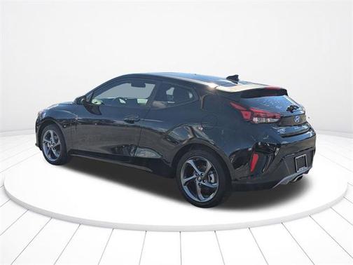 2019 Hyundai Veloster 2