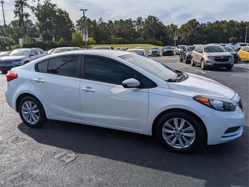 Photo 3 of 36 of 2014 Kia Forte LX