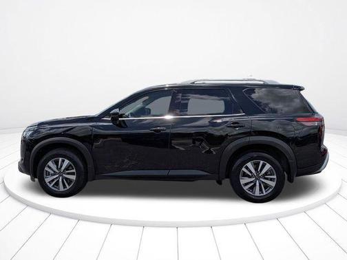 Super Black 2023 Nissan Pathfinder SL 4WD