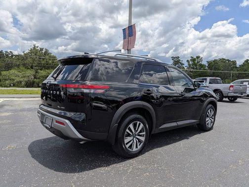 Super Black 2023 Nissan Pathfinder SL 4WD