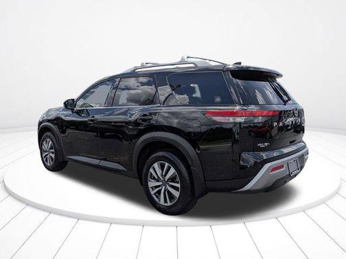Super Black 2023 Nissan Pathfinder SL 4WD