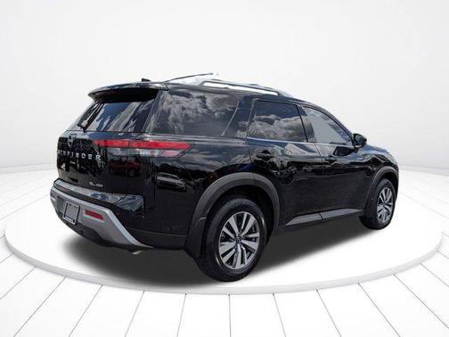 Super Black 2023 Nissan Pathfinder SL 4WD