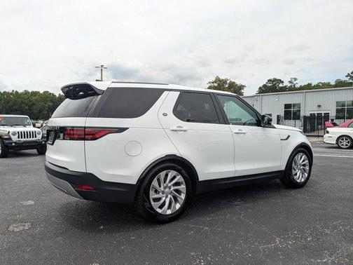 2024 Land Rover Discovery P300 S