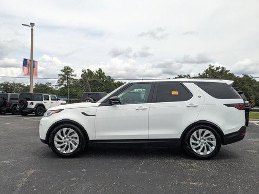 2024 Land Rover Discovery P300 S