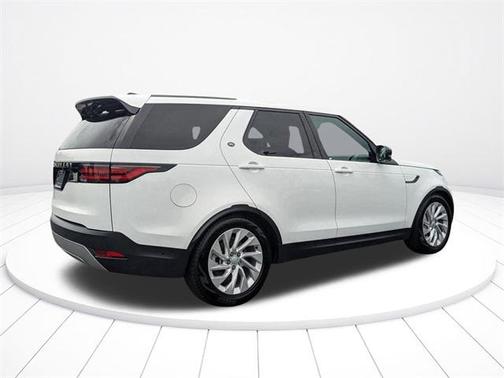 2024 Land Rover Discovery P300 S