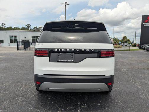 2024 Land Rover Discovery P300 S