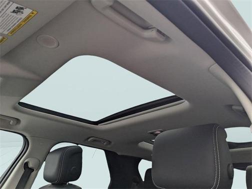 2024 Land Rover Discovery P300 S