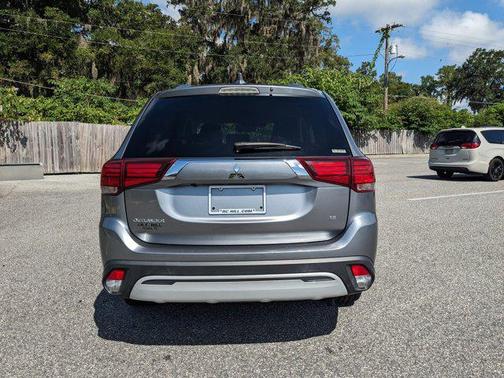 2020 Mitsubishi Outlander SE
