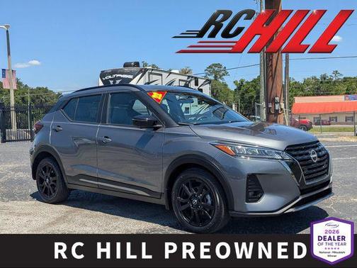 Gun Metallic 2022 Nissan Kicks SR