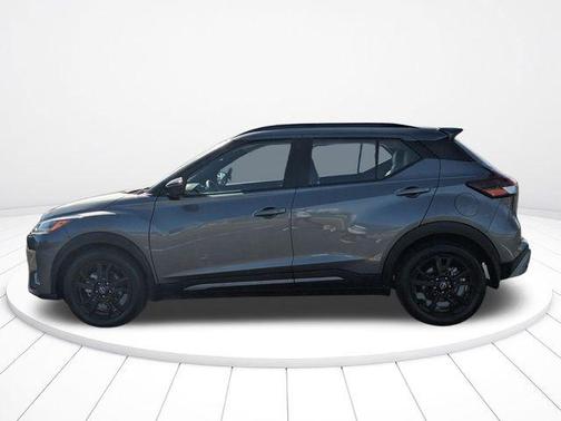 Gun Metallic 2022 Nissan Kicks SR