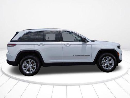 Bright White Clearcoat 2023 Jeep Grand Cherokee Limited