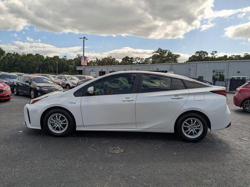 2022 Toyota Prius LE