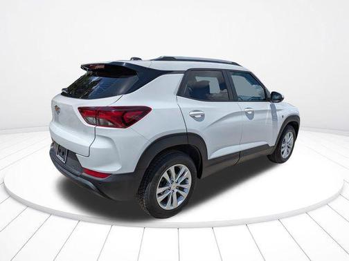 Summit White 2023 Chevrolet Trailblazer LT