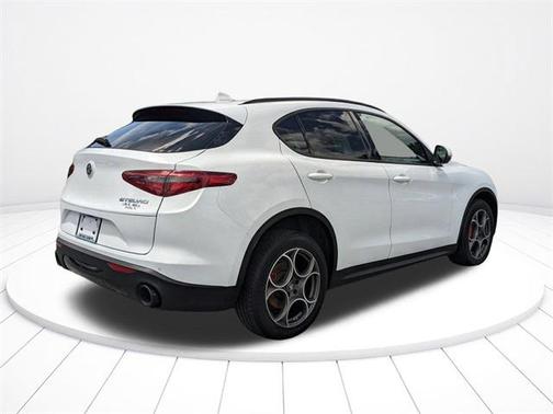 2022 Alfa Romeo Stelvio Sprint