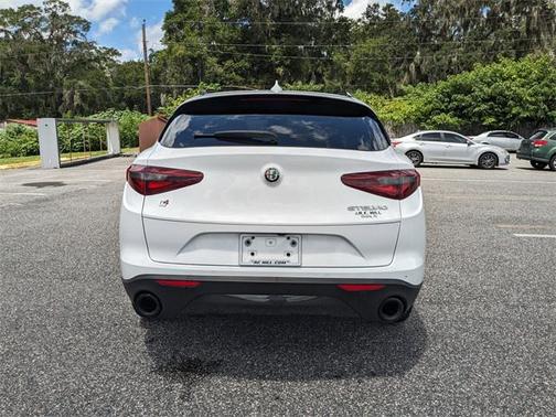 2022 Alfa Romeo Stelvio Sprint