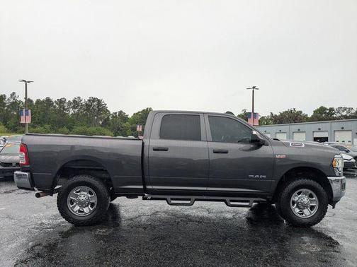 2022 RAM 2500 Tradesman Crew Cab 4x4 6'4' Box