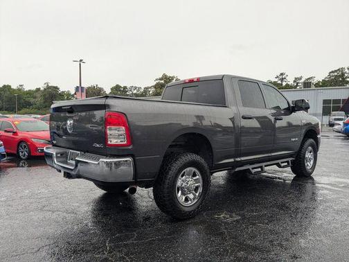 2022 RAM 2500 Tradesman Crew Cab 4x4 6'4' Box