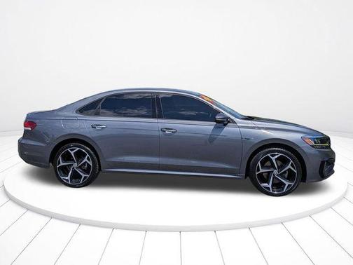 Platinum Gray Metallic 2020 Volkswagen Passat 2.0T R-Line