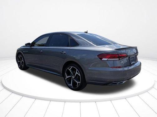 Platinum Gray Metallic 2020 Volkswagen Passat 2.0T R-Line