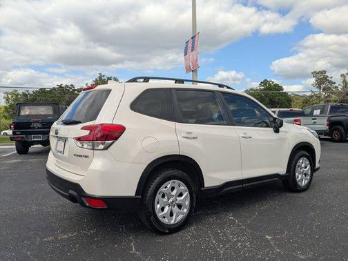 Crystal White Pearl 2023 Subaru Forester Limited