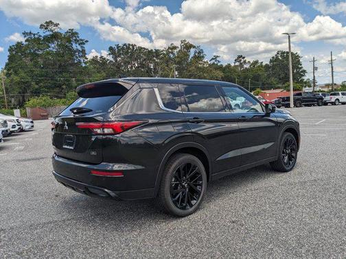 2023 Mitsubishi Outlander SE Black Edition S-AWC