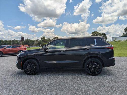 2023 Mitsubishi Outlander SE Black Edition S-AWC