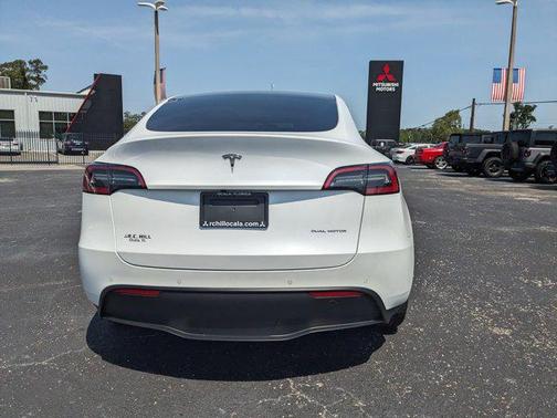2022 Tesla Model Y Long Range Dual Motor All-Wheel Drive
