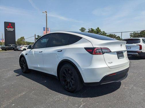 2022 Tesla Model Y Long Range Dual Motor All-Wheel Drive