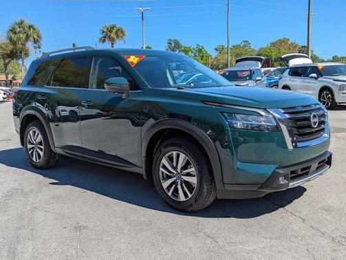 2022 Nissan Pathfinder SL 4WD