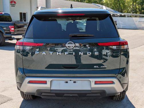 2022 Nissan Pathfinder SL 4WD
