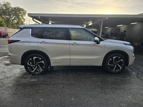 2023 Mitsubishi Outlander SE 2.5 2WD