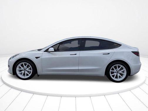 Pearl White Multi-Coat 2021 Tesla Model 3 Long Range