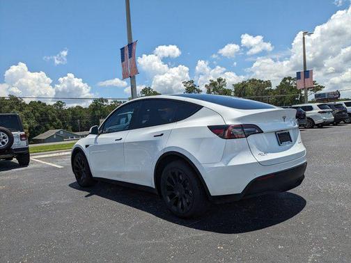 2022 Tesla Model Y Long Range Dual Motor All-Wheel Drive