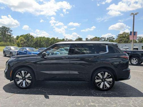 Black Diamond/Alloy Silver Roof 2025 Mitsubishi Outlander SEL 2.5 S-AWC